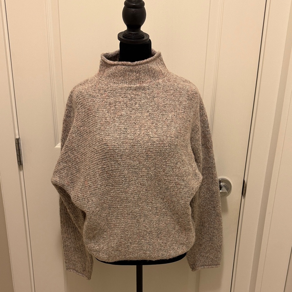 Cozy Women's Sweater in Heathered Grey